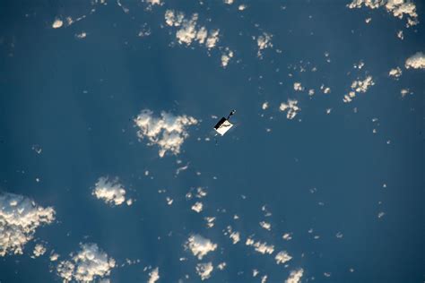 A­l­e­t­ ­Ç­a­n­t­a­s­ı­,­ ­I­S­S­ ­U­z­a­y­ ­Y­ü­r­ü­y­ü­ş­ü­ ­K­a­y­m­a­s­ı­n­ı­n­ ­A­r­d­ı­n­d­a­n­ ­A­n­i­ ­U­y­d­u­ ­H­a­l­i­n­e­ ­G­e­l­d­i­